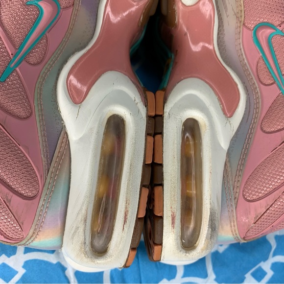 Nike Women’s size 8.5 Air Max Plus SE Red stardust soft pink iridescent wmsn run - Picture 11 of 11